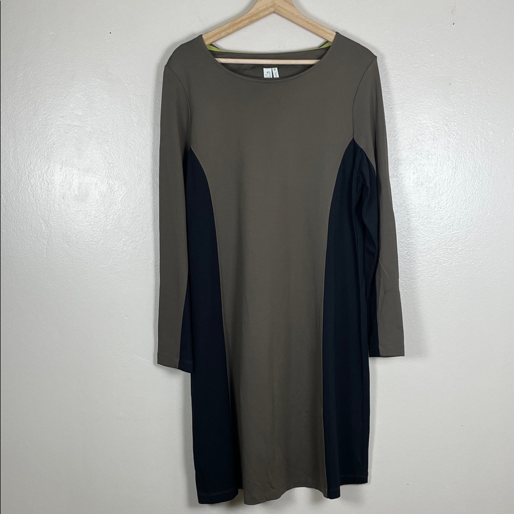 Sahalie Long Sleeve Dress in Black and Green. Size 1X